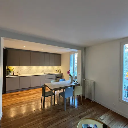 Apartment Design Avec Terrasse *