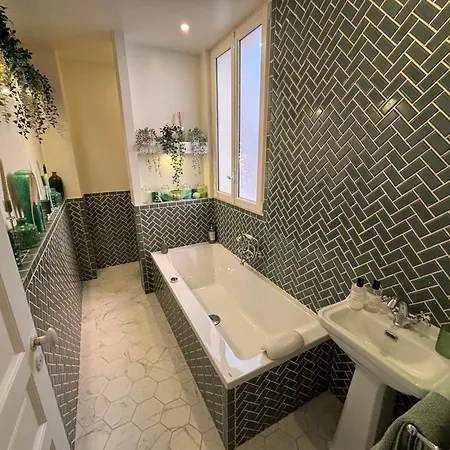 Design Avec Terrasse Apartment